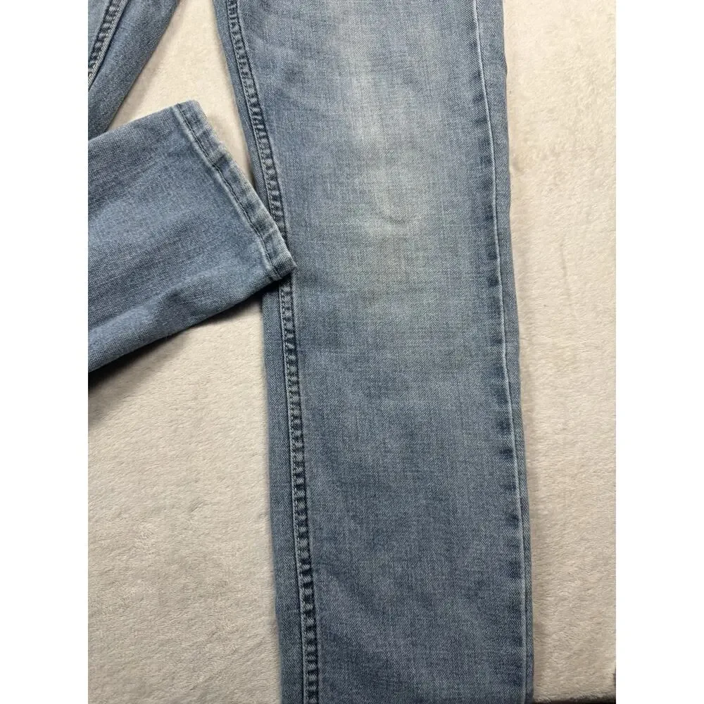 Levis signature by